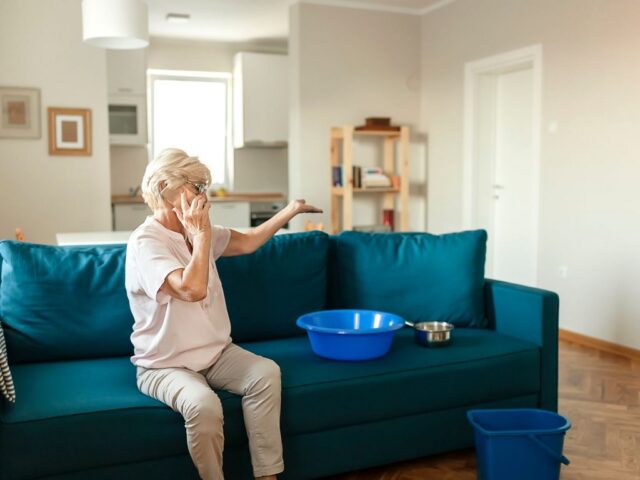 Gdzie zgłosić zalanie mieszkania przez sąsiada?