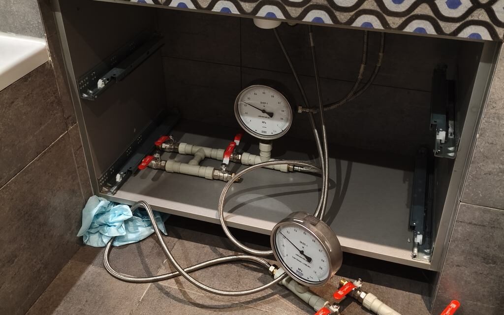 Ukryty wyciek w baterii wannowej