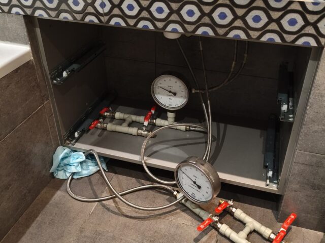 Ukryty wyciek w baterii wannowej